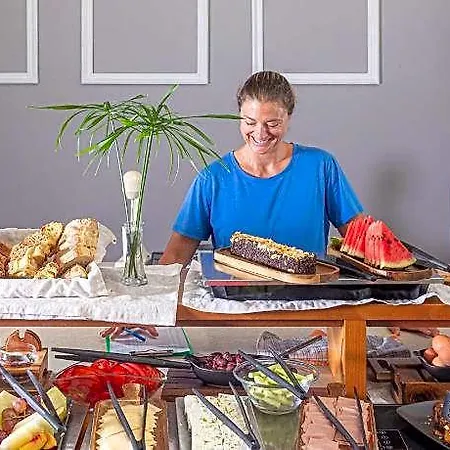 Bella Vista Hotel 3*